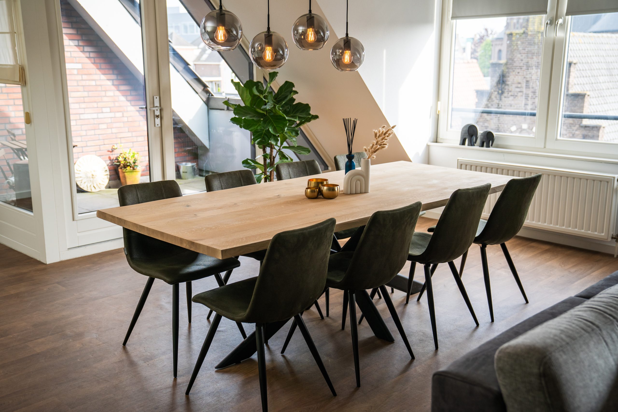 Eiken (boomstam) tafel met stalen rechte poten - Afbeelding 9