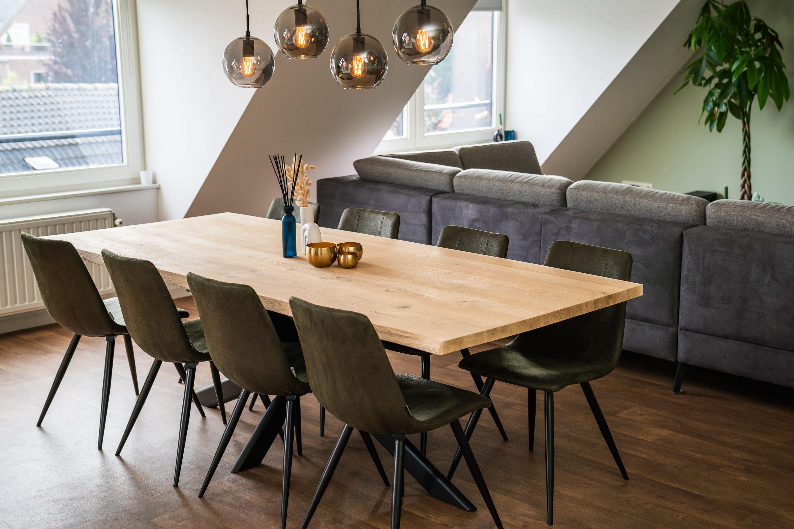 Eiken (boomstam) tafel met stalen rechte poten - Afbeelding 7