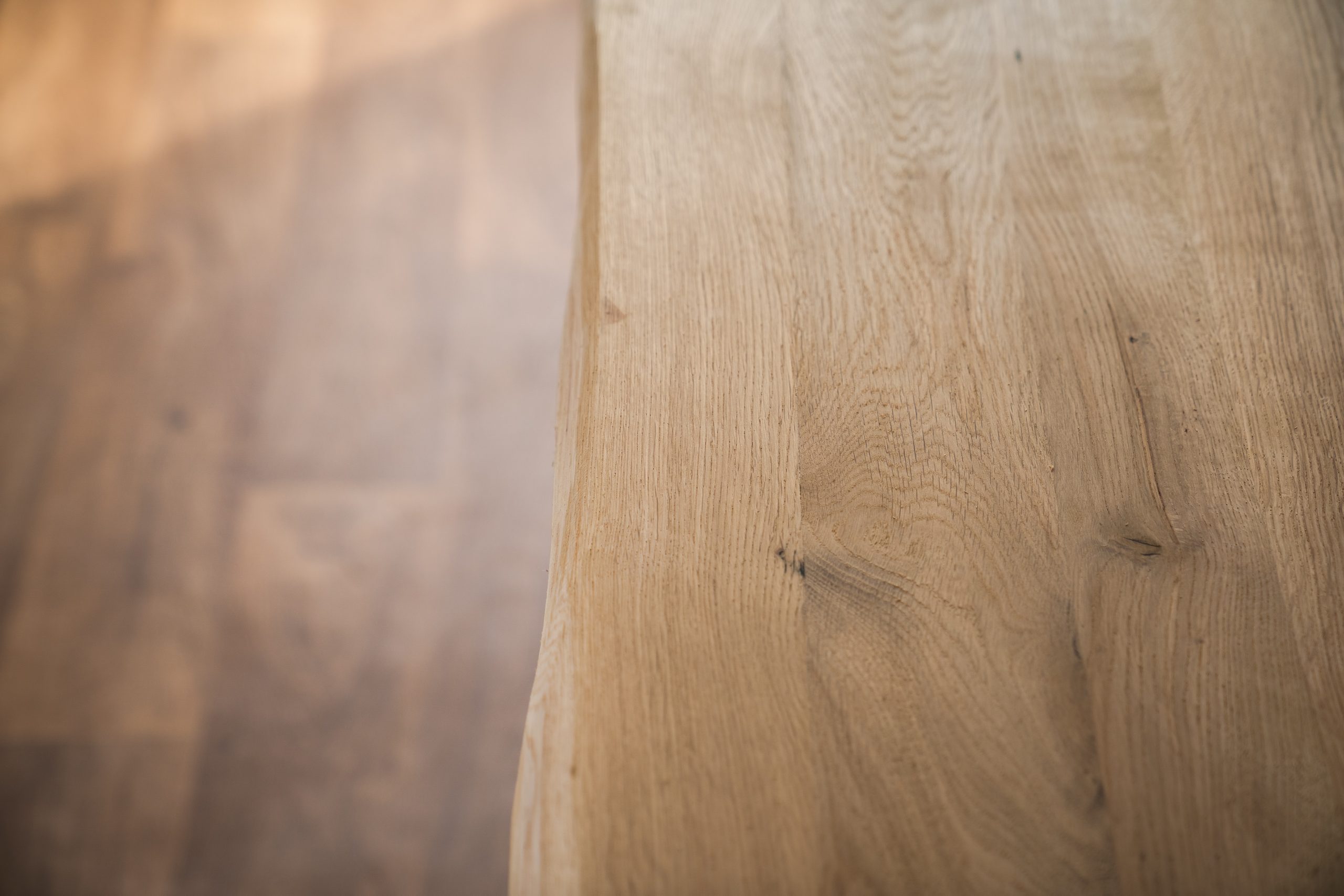 Eiken (boomstam) tafel met stalen rechte poten - Afbeelding 12